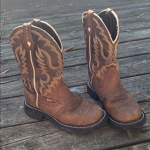 Justin boots size 6b